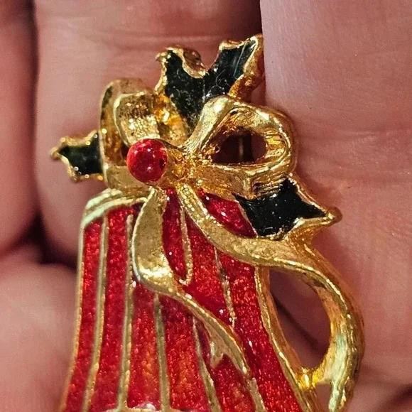 Christmas Bell Holly Brooch Pin Gold Tone Enamel Red Green Granny Core Jewelry - Picture 3 of 6